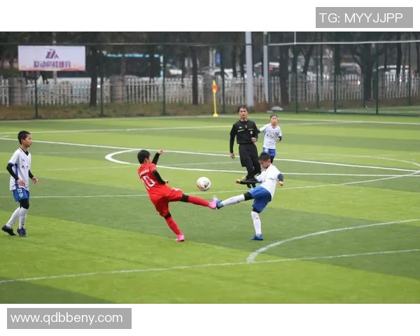 从放羊娃到绿茵场上的明星之路：追梦足球的成长故事